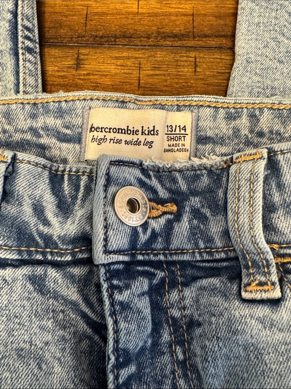 abercrombie kids High Rise Wide Leg Jeans size: 13/14 Short